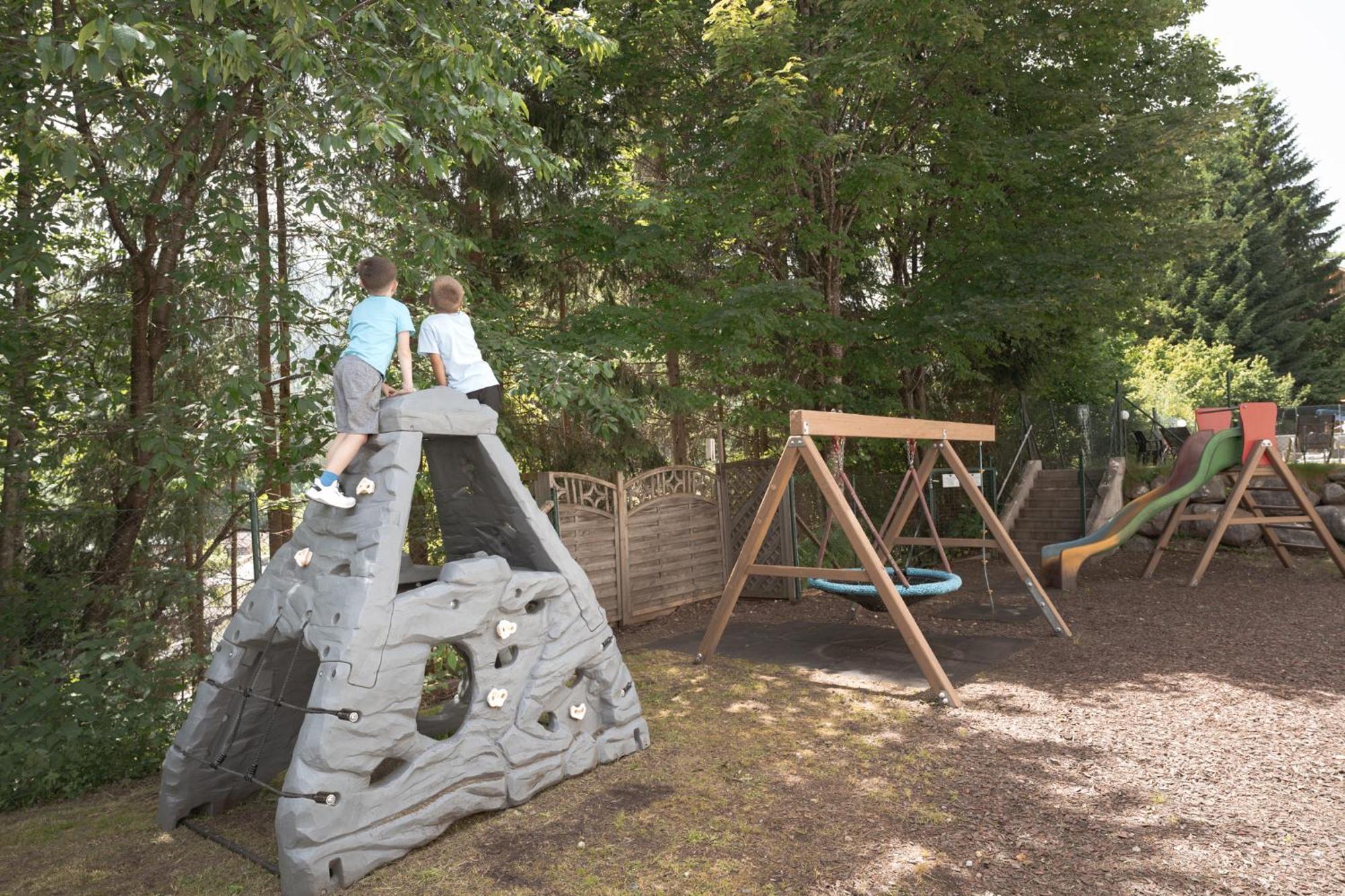 Alpenparks Apartment & Ferienresort Rehrenberg فيهوفن المظهر الخارجي الصورة